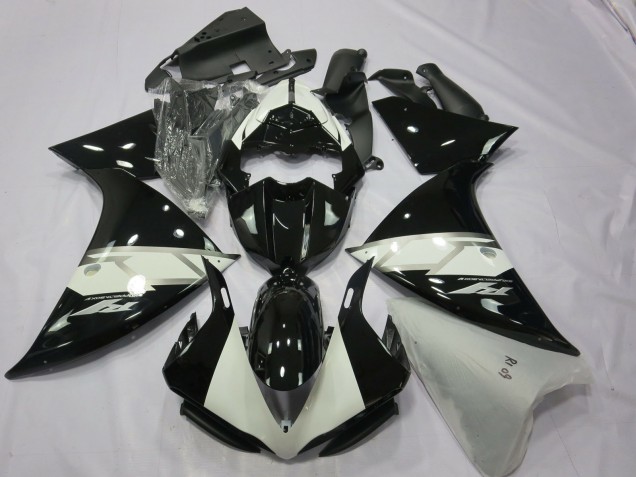 2013-2014 Black Silver White Yamaha R1 Motorcycle Fairing UK